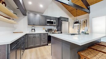 Bigwood #96 2 Bedroom Condo by RedAwning