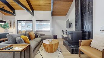 Bigwood #96 2 Bedroom Condo by RedAwning