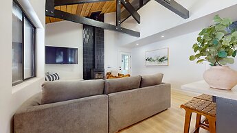 Bigwood #96 2 Bedroom Condo by RedAwning