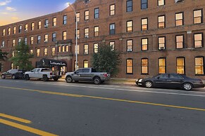 Stylish Chic Retreat At Lafayette Lofts 1 Bedroom Apts by RedAwning