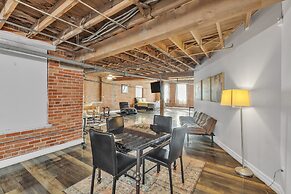 Stylish Chic Retreat At Lafayette Lofts 1 Bedroom Apts by RedAwning