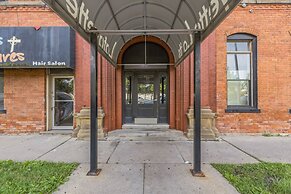 Stylish Chic Retreat At Lafayette Lofts 1 Bedroom Apts by RedAwning
