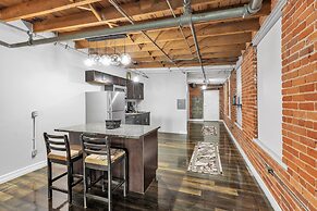 Stylish Chic Retreat At Lafayette Lofts 1 Bedroom Apts by RedAwning