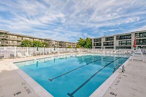 Almost Heaven 2 Bedroom Condo by RedAwning