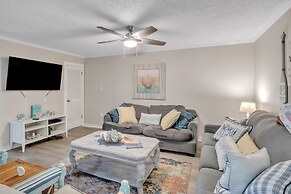 Almost Heaven 2 Bedroom Condo by RedAwning