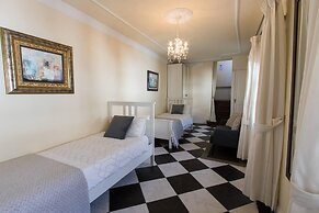 Orangesquare-4bedroom -4 Bathrooms-8 Guests