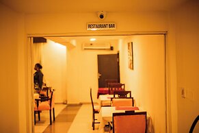 Great Western Hotel and Suites