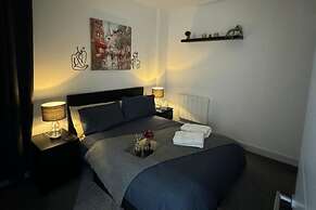 1 Bed-sleeps 4-town Centre-10 min to Ascot- Pets