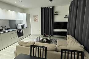 1 Bed-sleeps 4-town Centre-10 min to Ascot- Pets