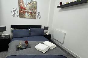 1 Bed-sleeps 4-town Centre-10 min to Ascot- Pets