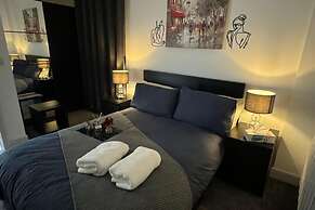 1 Bed-sleeps 4-town Centre-10 min to Ascot- Pets