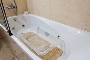 BnB Homes Apartment With Sea View Terrace 2 Pools