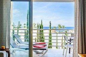 BnB Homes Apartment With Sea View Terrace 2 Pools