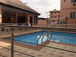Laroy Suites