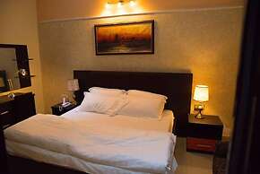 Laroy Suites