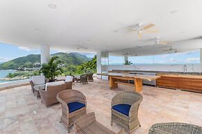 Blue Horizon Luxury Condo