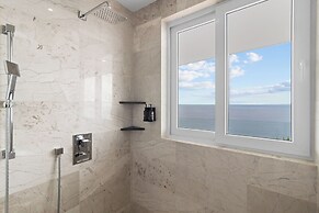 Blue Horizon Luxury Condo