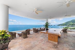 Blue Horizon Luxury Condo