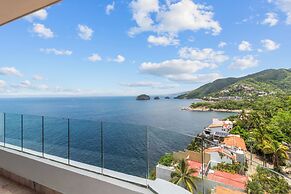 Blue Horizon Luxury Condo