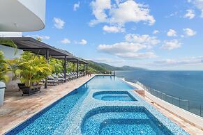 Blue Horizon Luxury Condo