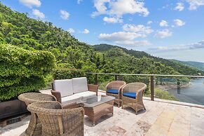 Blue Horizon Luxury Condo