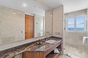 Blue Horizon Luxury Condo