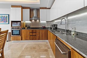 Blue Horizon Luxury Condo