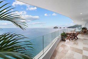 Blue Horizon Luxury Condo