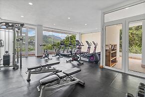 Blue Horizon Luxury Condo