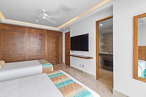 Blue Horizon Luxury Condo