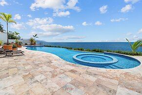 Blue Horizon Luxury Condo