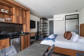 Epic Suites x Ahead