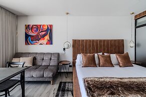 Epic Suites x Ahead
