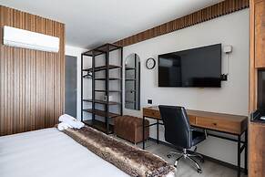 Epic Suites x Ahead