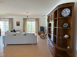 BnB Homes Luxurious Villa With 5 Bedrooms Pool