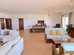 BnB Homes Luxurious Villa With 5 Bedrooms Pool