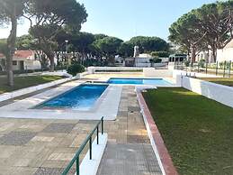 BnB Homes Fal sia Beach Cozy Apartment With Pool