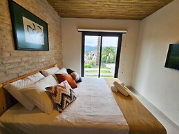 Estudios no Capivari by The Lodges
