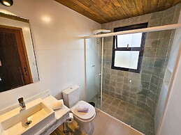 Estudios no Capivari by The Lodges