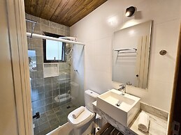 Estudios no Capivari by The Lodges