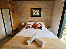 Estudios no Capivari by The Lodges
