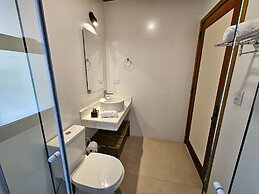 Estudios no Capivari by The Lodges