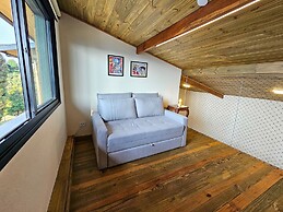 Estudios no Capivari by The Lodges