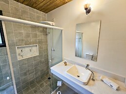 Estudios no Capivari by The Lodges