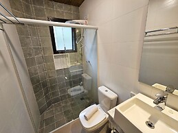 Estudios no Capivari by The Lodges