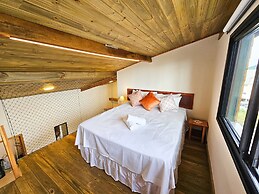 Estudios no Capivari by The Lodges