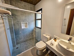 Estudios no Capivari by The Lodges