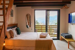 Estudios no Capivari by The Lodges