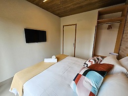 Estudios no Capivari by The Lodges