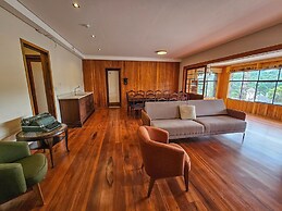 Estudios no Capivari by The Lodges
